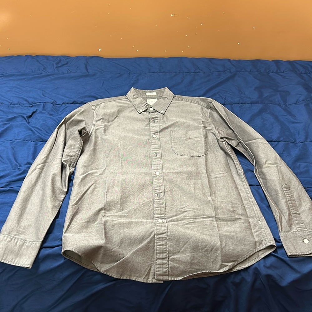 J Crew men’s slim fit gray button down. Medium. Slim. 100% Pima cotton. Like new